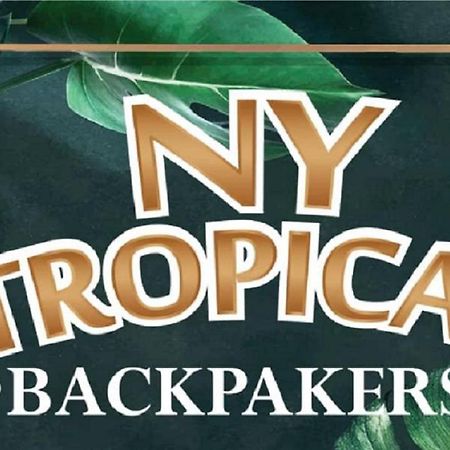 Ny Tropical Backpackers Pansiyon Desaru Dış mekan fotoğraf