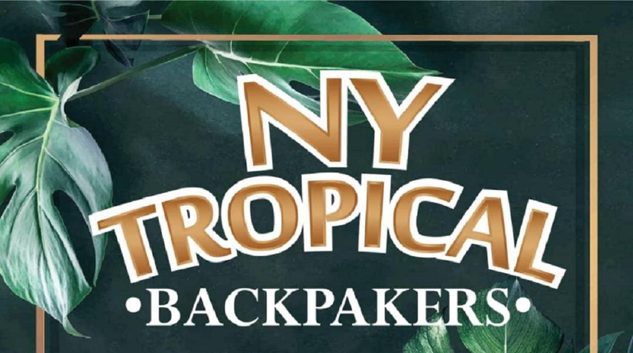 Ny Tropical Backpackers Pansiyon Desaru Dış mekan fotoğraf